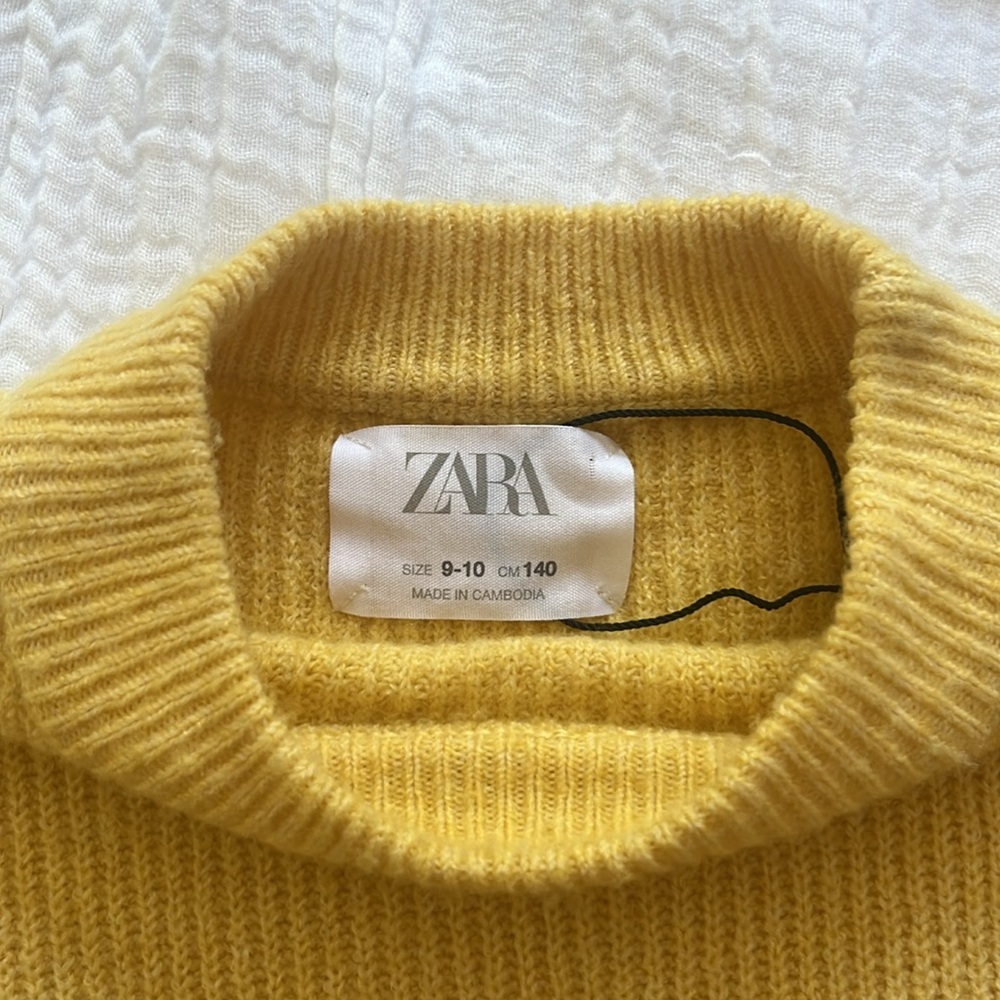 ZARA SWEATER UNWORN